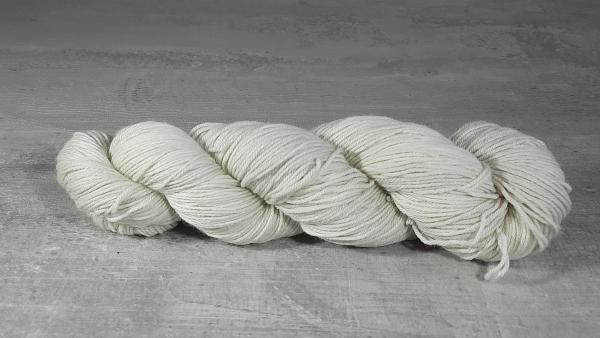 Herzwolle Perlgrau-Fingering-Schurwolle superwash